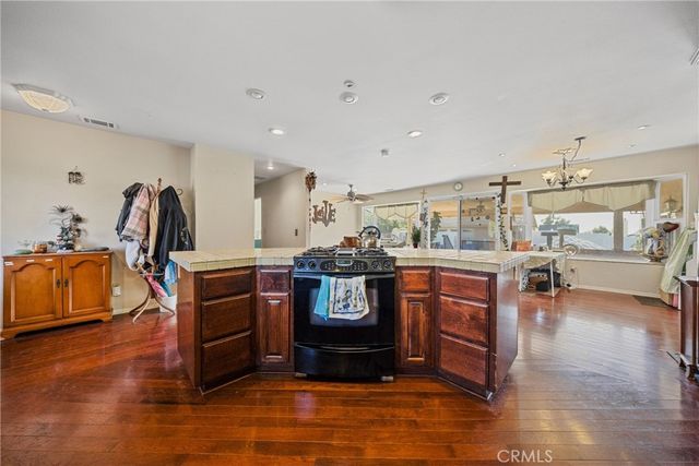 1607 Echo Drive, San Bernardino, CA 92404