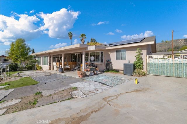 1607 Echo Drive, San Bernardino, CA 92404