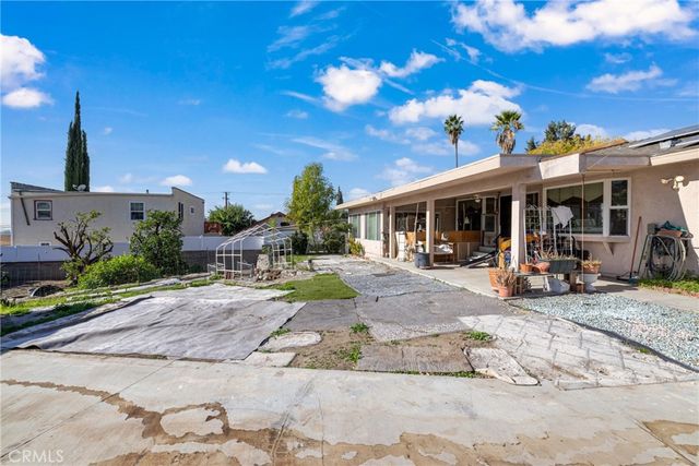 1607 Echo Drive, San Bernardino, CA 92404