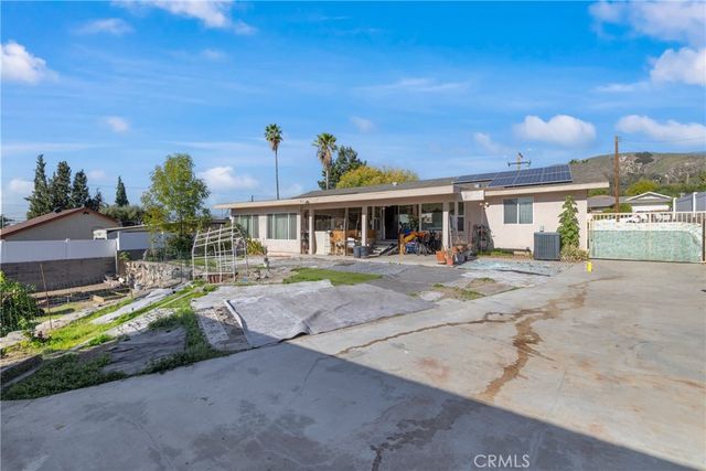 1607 Echo Drive, San Bernardino, CA 92404