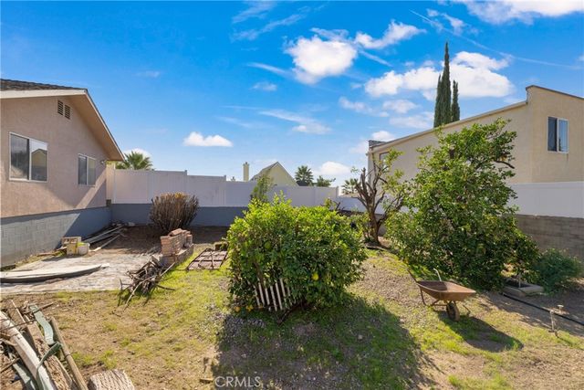 1607 Echo Drive, San Bernardino, CA 92404