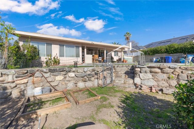 1607 Echo Drive, San Bernardino, CA 92404