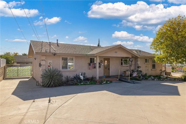 1607 Echo Drive, San Bernardino, CA 92404