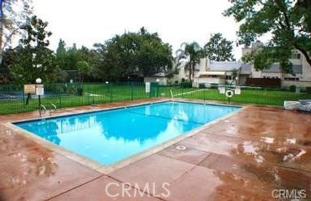 21015 Gresham, Canoga Park, CA 91304