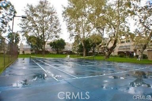 21015 Gresham, Canoga Park, CA 91304