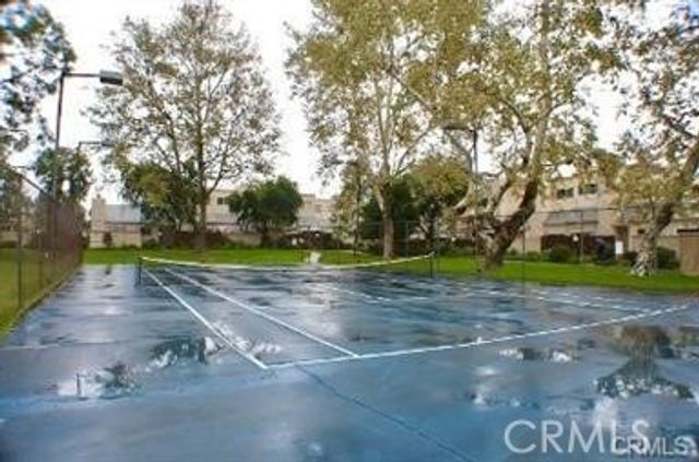 21015 Gresham, Canoga Park, CA 91304
