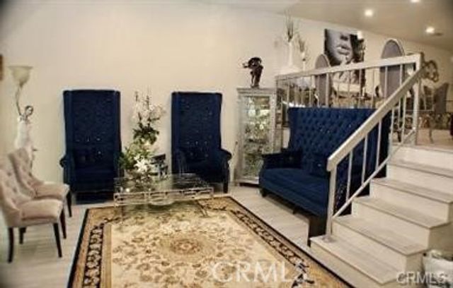 21015 Gresham, Canoga Park, CA 91304