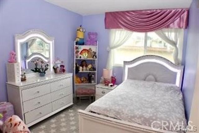 21015 Gresham, Canoga Park, CA 91304