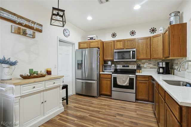 3350 Dandolo CIR, Cape Coral, FL 33909