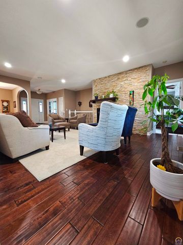 1525 SW Village DR, Topeka, KS 66604