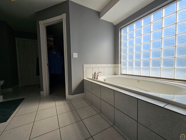 1525 SW Village DR, Topeka, KS 66604