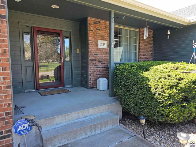 1525 SW Village DR, Topeka, KS 66604