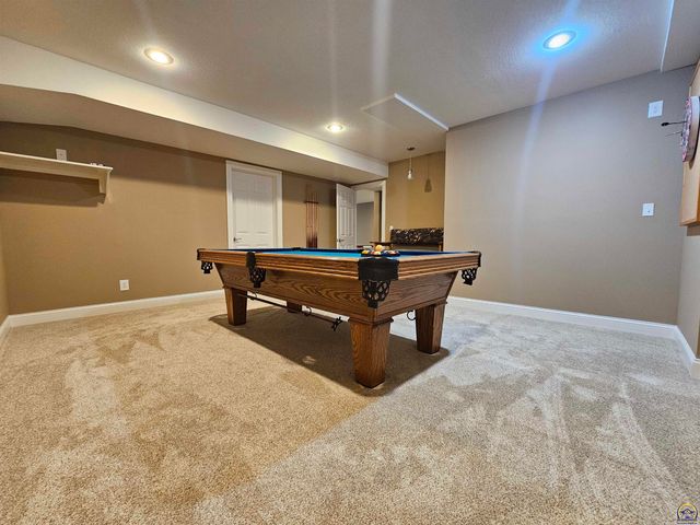 1525 SW Village DR, Topeka, KS 66604