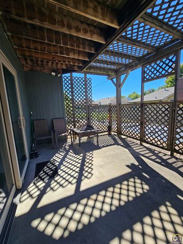 1525 SW Village DR, Topeka, KS 66604