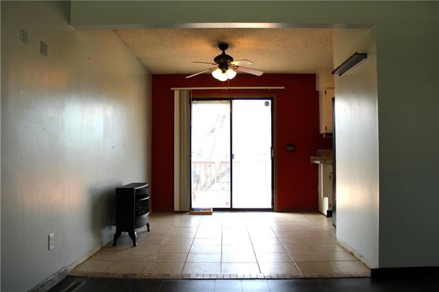 6306 S 25 Street, St Joseph, MO 64504