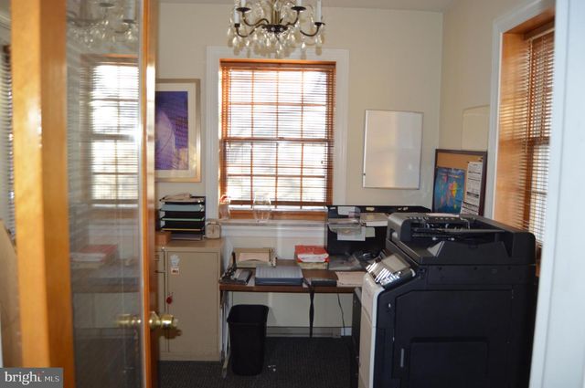 402 CRAIN HWY N, Glen Burnie, MD 21061