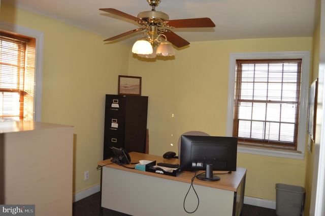 402 CRAIN HWY N, Glen Burnie, MD 21061