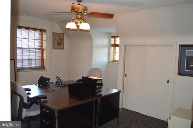 402 CRAIN HWY N, Glen Burnie, MD 21061