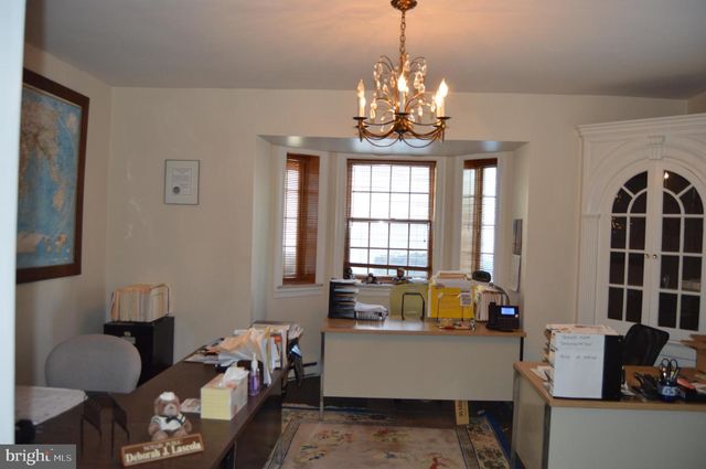 402 CRAIN HWY N, Glen Burnie, MD 21061