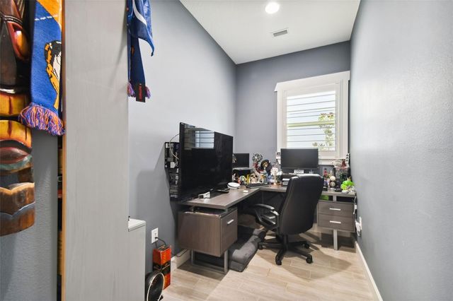 4755 W TARPON STREET, Tampa, FL 33616