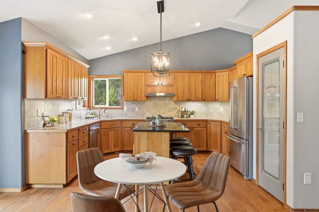 6456 N Villier Rd, Nine Mile Falls, WA 99026