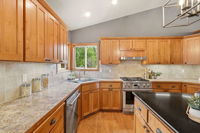 6456 N Villier Rd, Nine Mile Falls, WA 99026