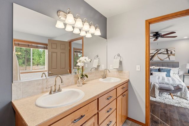 6456 N Villier Rd, Nine Mile Falls, WA 99026
