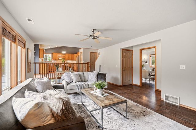 6456 N Villier Rd, Nine Mile Falls, WA 99026