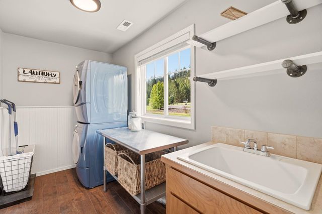 6456 N Villier Rd, Nine Mile Falls, WA 99026