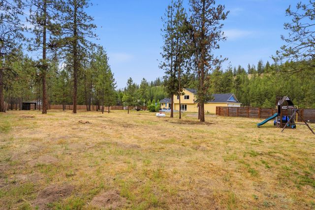 6456 N Villier Rd, Nine Mile Falls, WA 99026