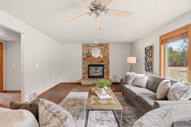 6456 N Villier Rd, Nine Mile Falls, WA 99026
