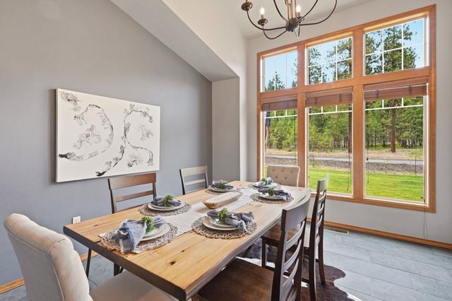 6456 N Villier Rd, Nine Mile Falls, WA 99026