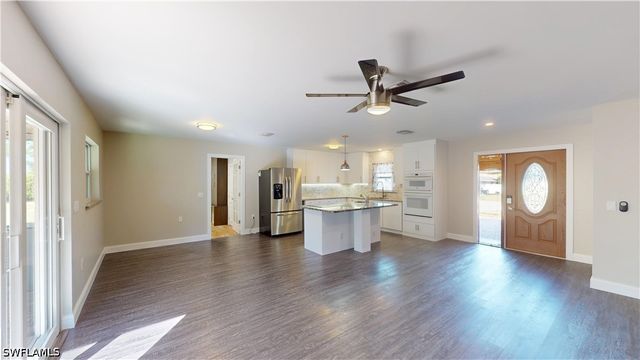 27514 Playa Del Rey LN, Bonita Springs, FL 34135