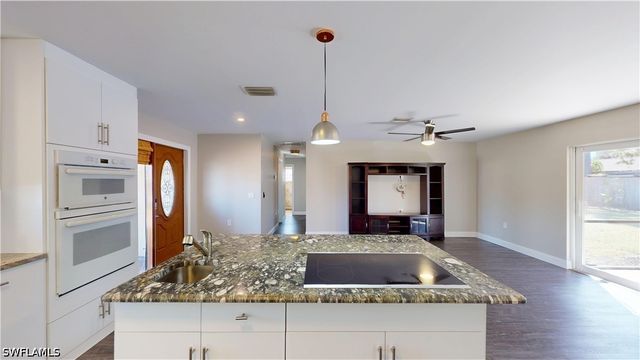 27514 Playa Del Rey LN, Bonita Springs, FL 34135