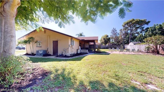 27514 Playa Del Rey LN, Bonita Springs, FL 34135