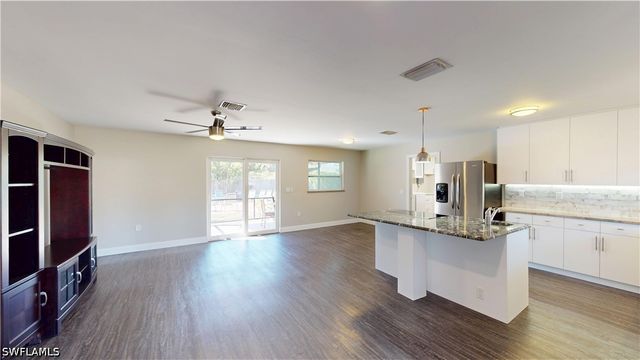 27514 Playa Del Rey LN, Bonita Springs, FL 34135