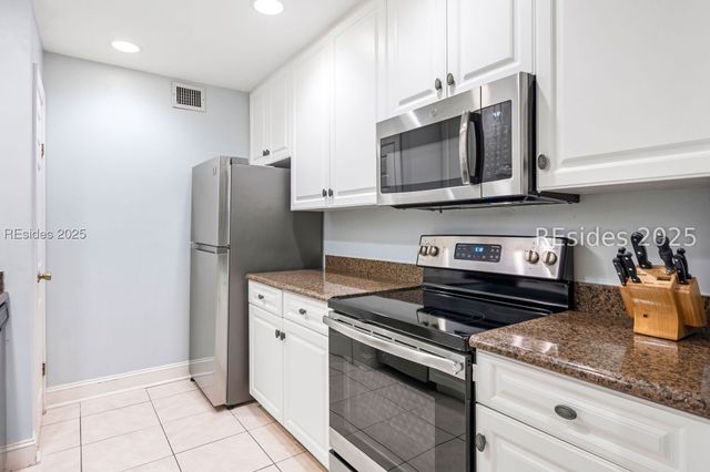 18 Lighthouse Ln Apt 1033, Hilton Head Island, SC 29928