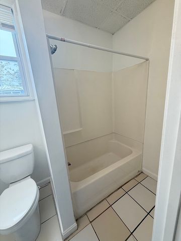 117 Coburn St 1, Lowell, MA 01850