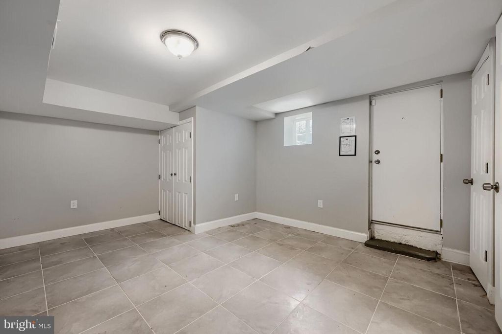 Image 20 of property listing at 1014 LYNDHURST ST, Baltimore, MD 21229