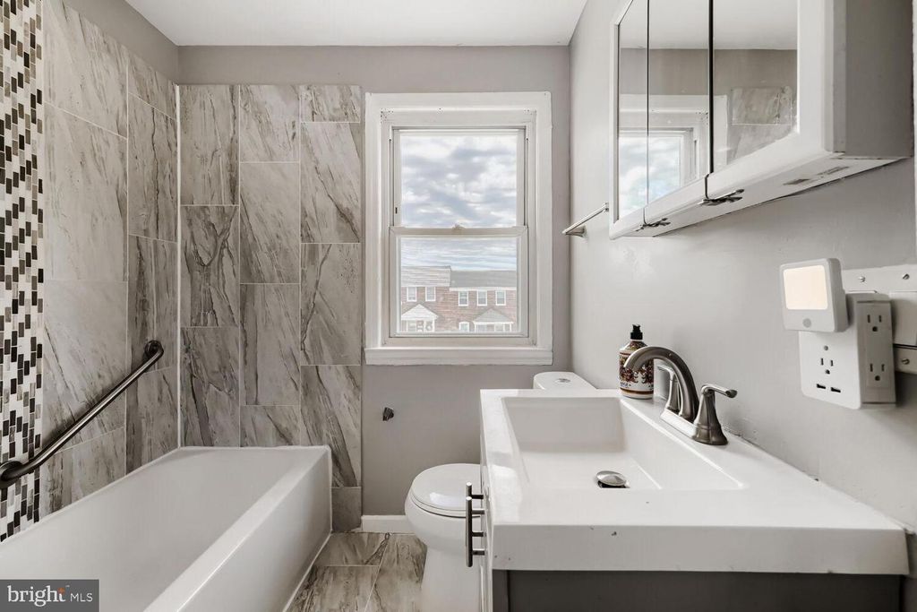 Image 22 of property listing at 1014 LYNDHURST ST, Baltimore, MD 21229