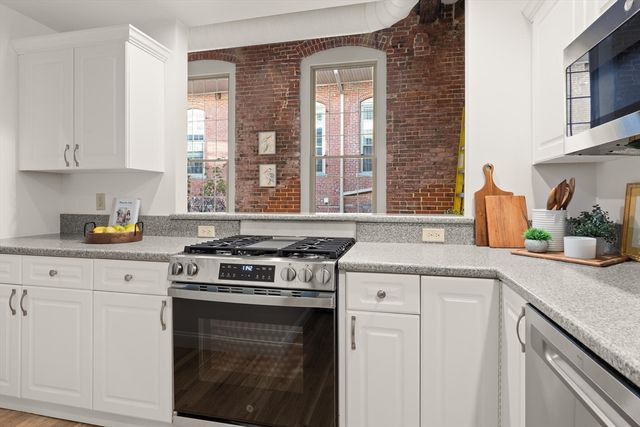 12 Brookside Rd 28, Westford, MA 01886