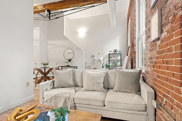 12 Brookside Rd 28, Westford, MA 01886