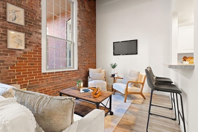 12 Brookside Rd 28, Westford, MA 01886