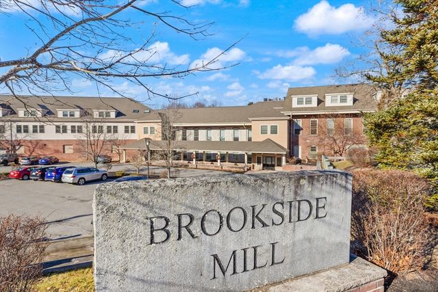 12 Brookside Rd 28, Westford, MA 01886