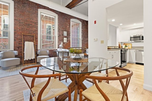 12 Brookside Rd 28, Westford, MA 01886