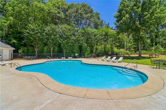 105 Woodbrooke Court, Fayetteville, GA 30214