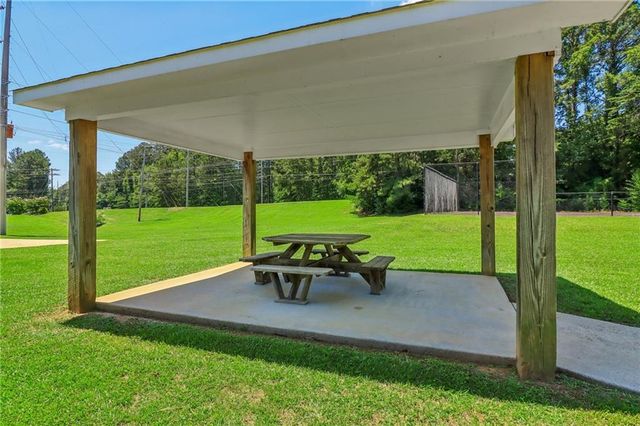 105 Woodbrooke Court, Fayetteville, GA 30214