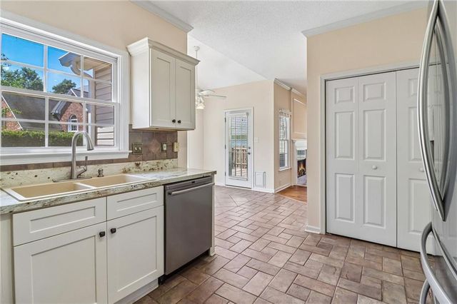 105 Woodbrooke Court, Fayetteville, GA 30214