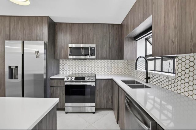 373 SW 94th Terrace, Plantation, FL 33324