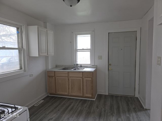1336 E Broadway Street, Toledo, OH 43605